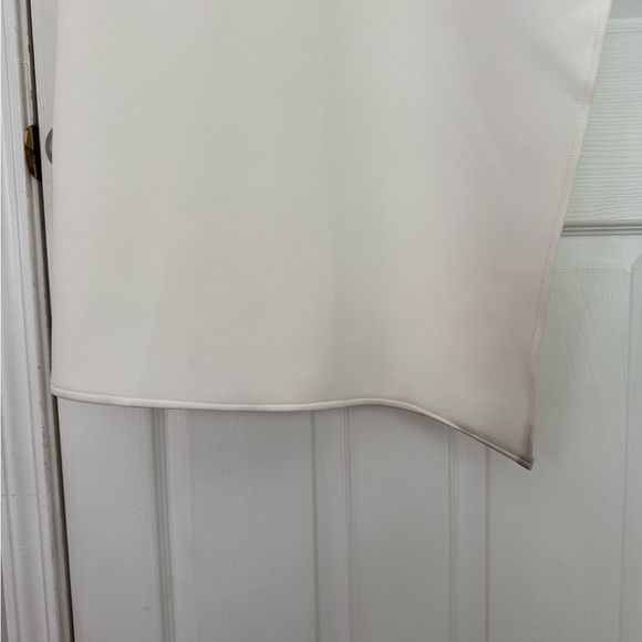 Elegant White Strapless Dress - Picture 8 of 8